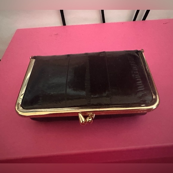Handbags - 1980 Eel skin kiss lock makeup case. Black